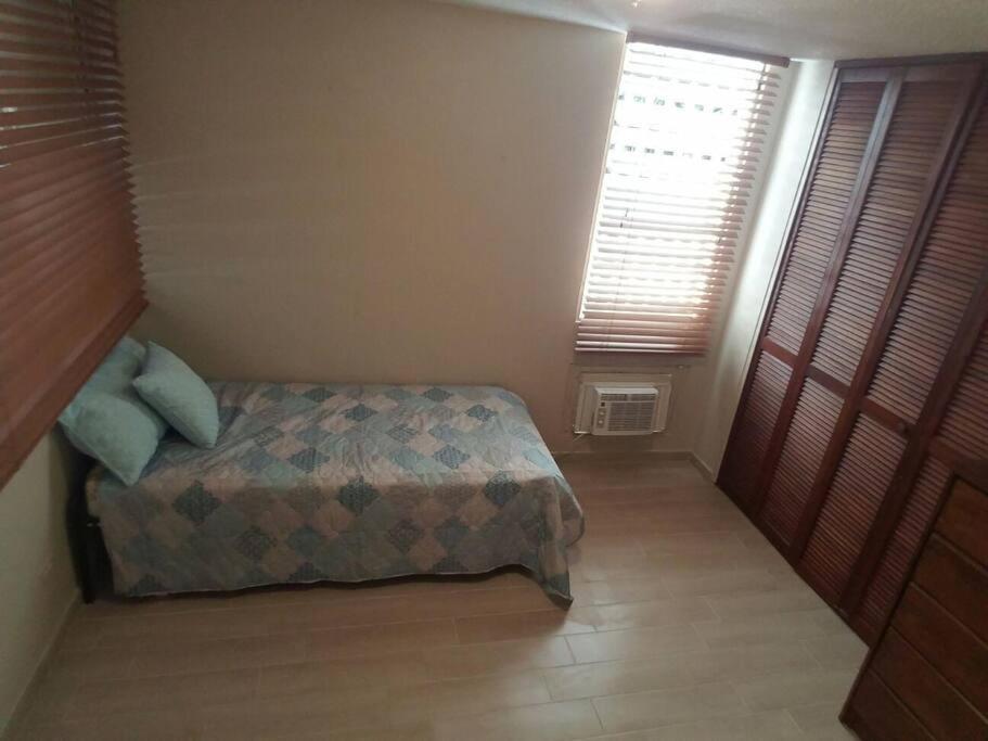 1St Floor, A/C Everywhere, Balcony With Beach View In لوكويللو المظهر الخارجي الصورة